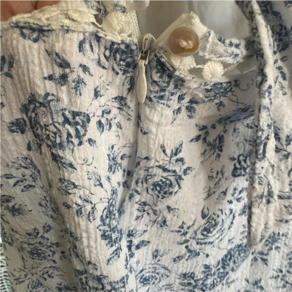 MINKPINK Skye Rose Blue and White Floral Print Mini Dress small - Picture 7 of 8